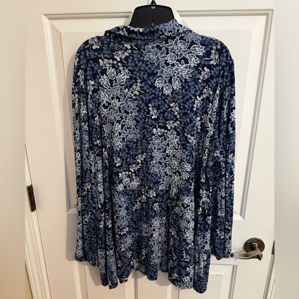 New Directions Button Peplum Tunic Blouse Blue Floral Plus Size 1X - Picture 8 of 8